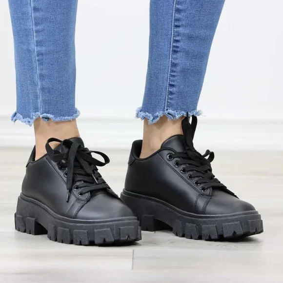 Black Chunky Lace-Up Lug Sole Oxford Platform Women's Shoes - Picture 2 of 12
